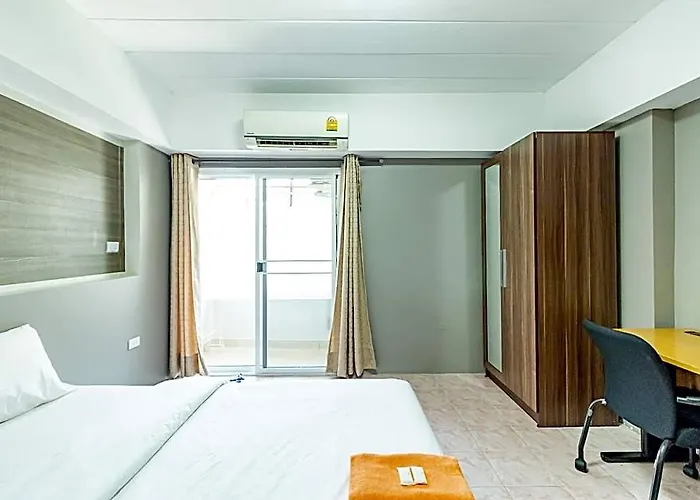 Alanda & Pinklao Hotell 2*