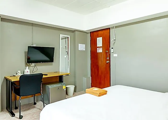 Alanda & Pinklao Hotell 2*